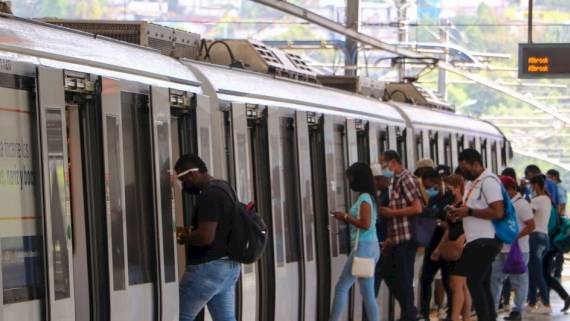 Metro de Panamá se prepara para el pago del pasaje con tarjeta financiera sin contacto