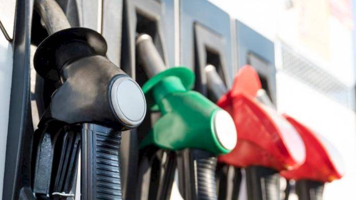 A la baja los precios de venta del combustible desde este viernes