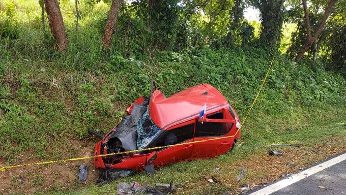Miembro de la Policía Nacional fallece cuando su auto choca con un patrulla