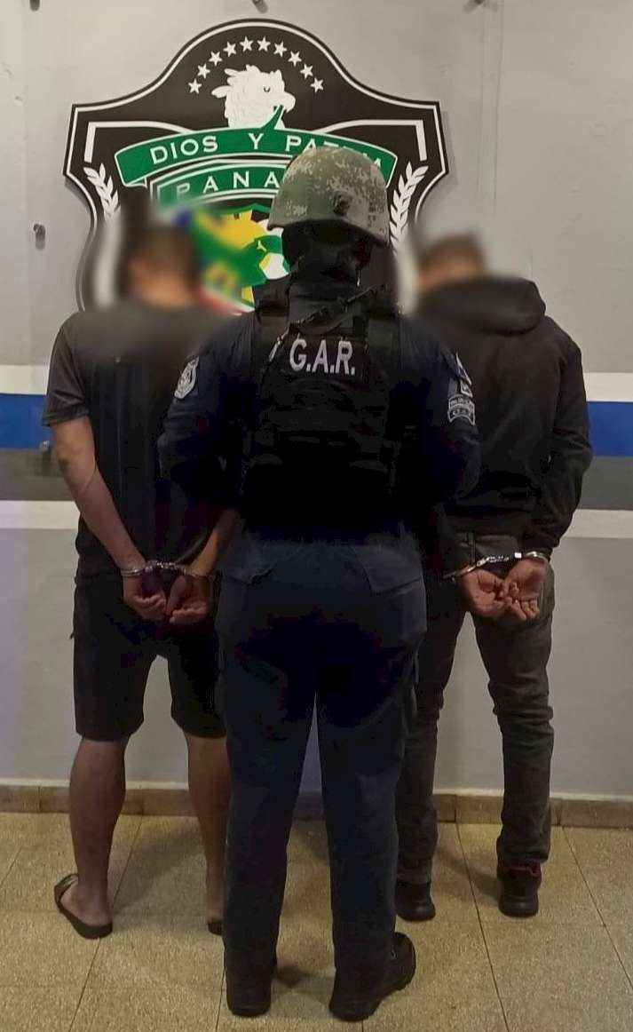 Recuperan vehículo articulado y aprehenden a dos hombres en Chilibre