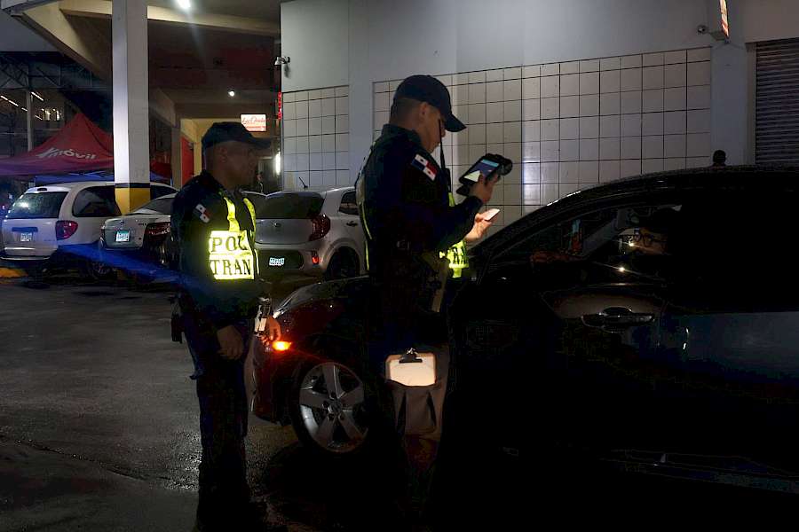 Policía realiza operativos contra irregularidades en el transporte público e ilegal